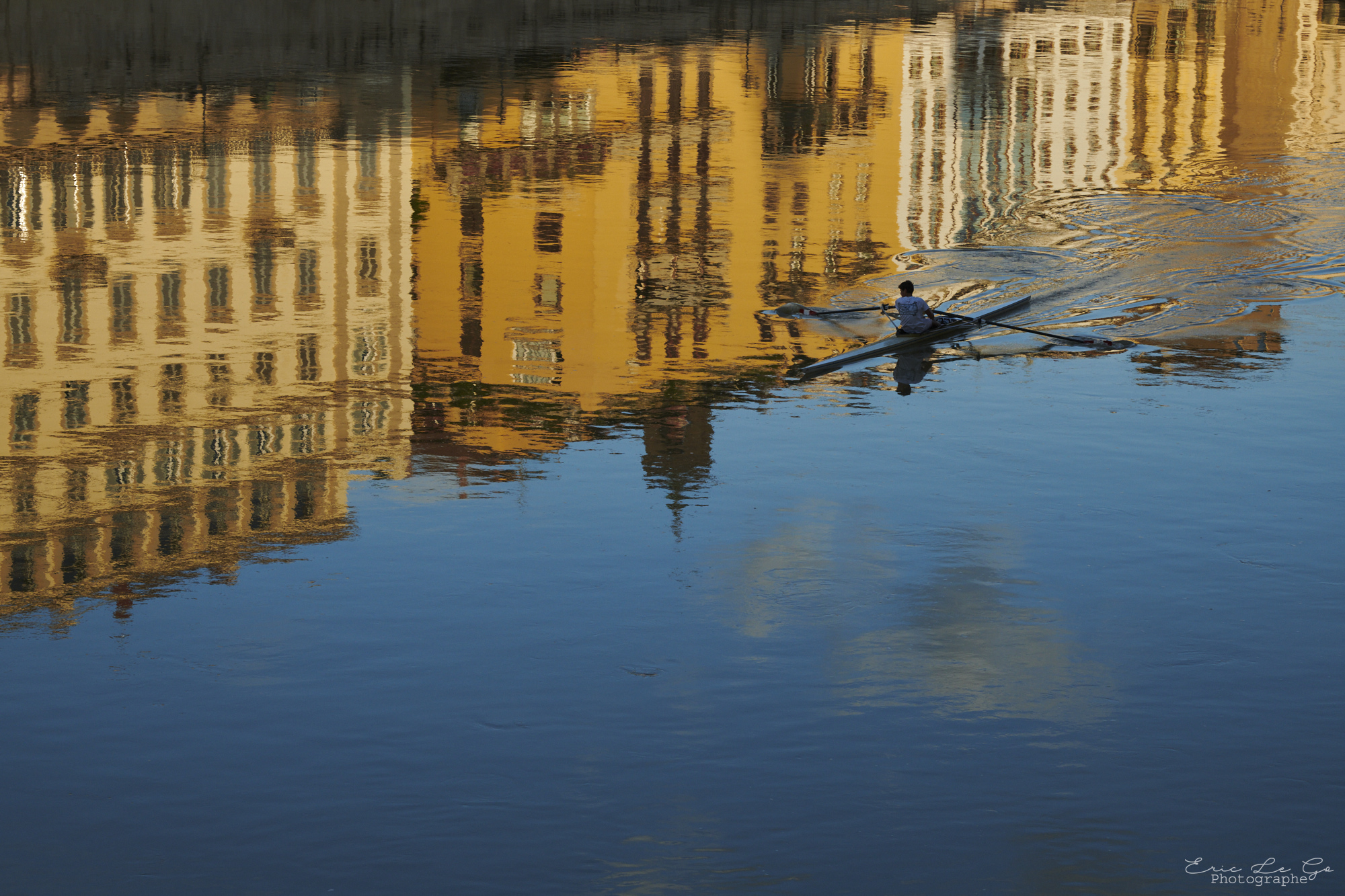 Vue de Venise dans le reflet de l'eau